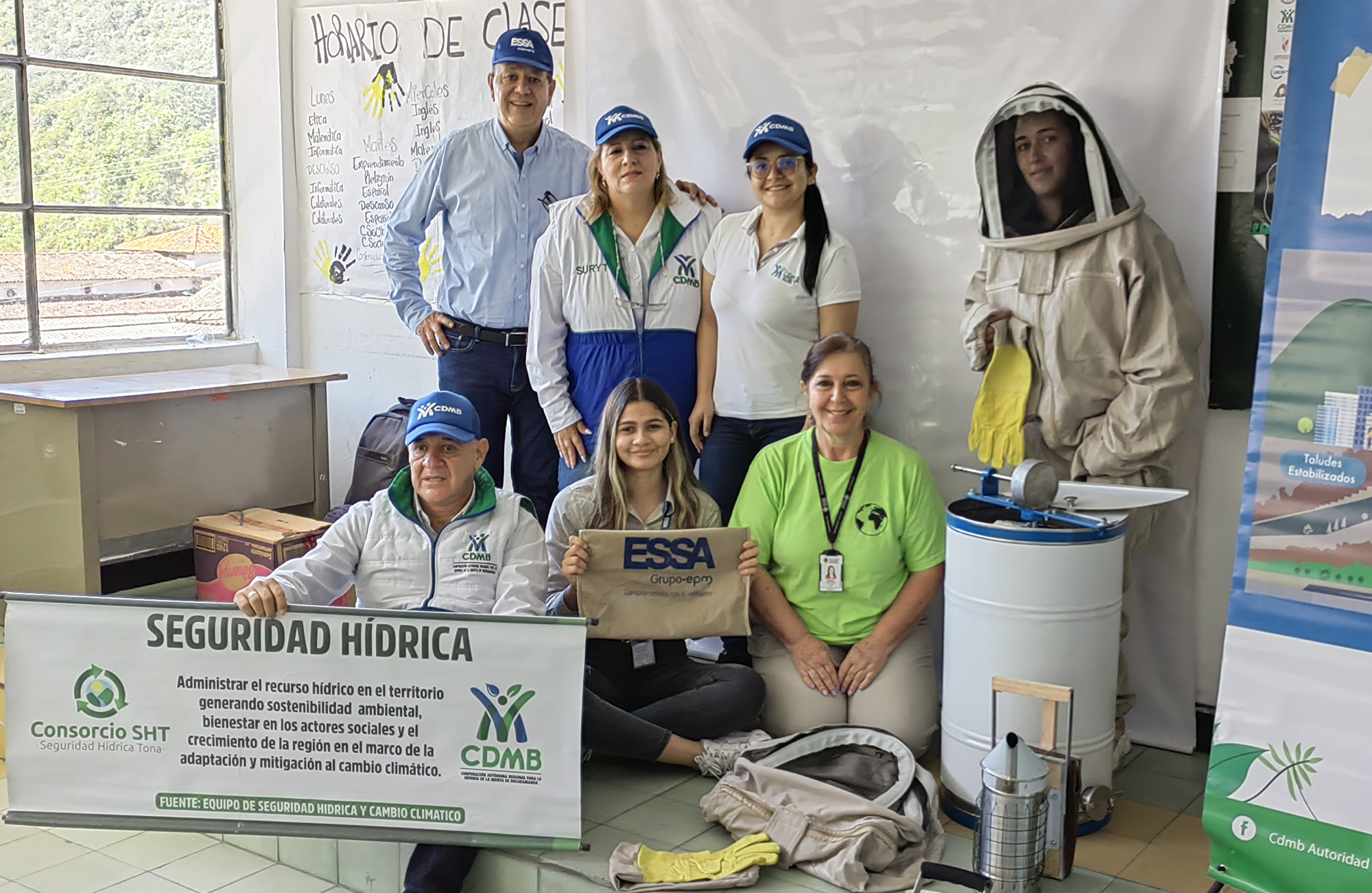 Mediante articulación intersectorial e interinstitucional, la CDMB respalda proyecto apícola en la cuenca hidrográfica del río Tona