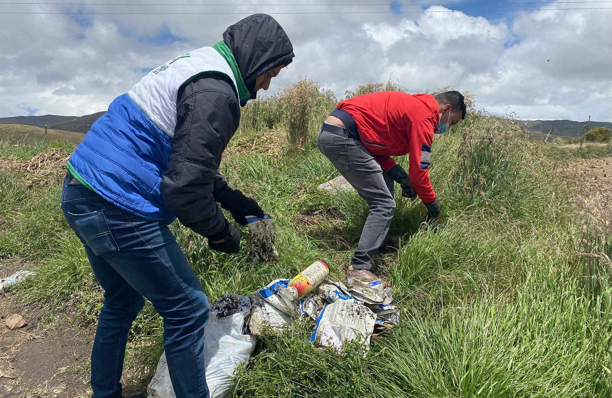 La CDMB realizó jornadas de recolección de envases y empaques agroquímicos en Berlín